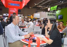 Alvaro Herreros from Garces Fruit in Chile meeting with a client Lilo Chou from Costco Wholesale in Taiwan.